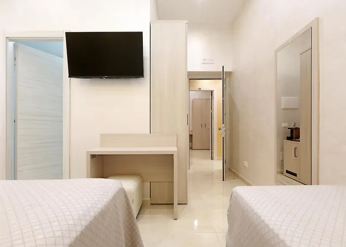 Гостевой дом Luxury Little Chicago 4*
