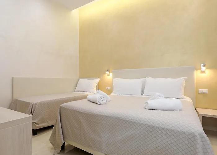 Luxury Little Chicago 4*