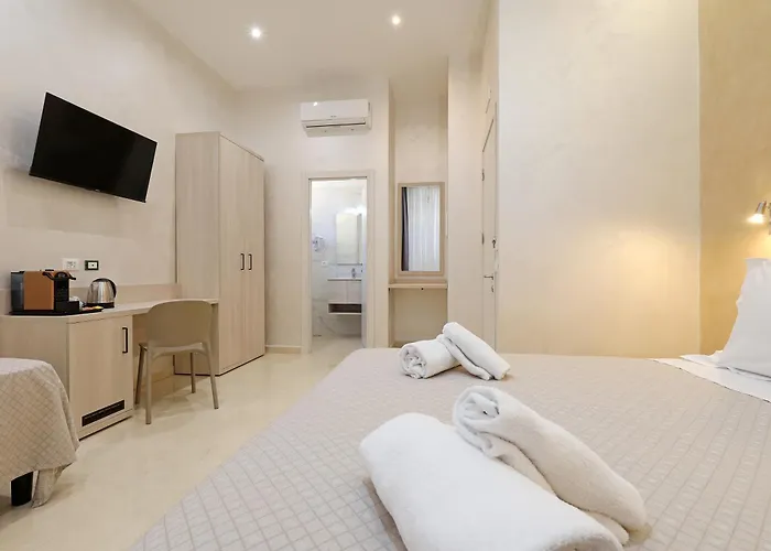 Гостевой дом Luxury Little Chicago 4*
