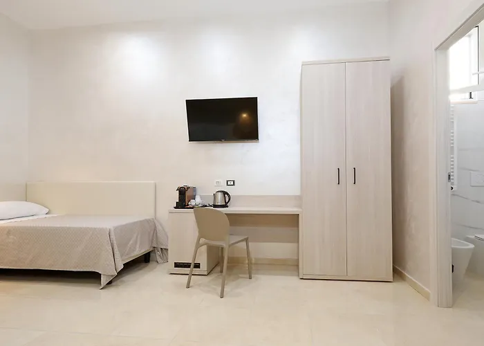Luxury Little Chicago 4*